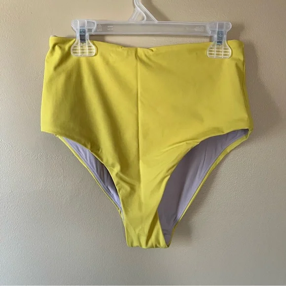 lululemon Waterside Super-High-Rise High-Leg Swim Bottom - Picture 6 of 9